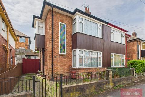 3 bed property, in Harley Street, £167,500