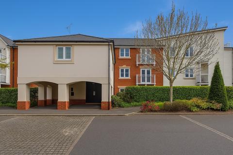1 bed property, in Sierra Road, £180,000