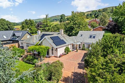7 bed property, in Llanbedr Dyffryn Clwyd, £650,000