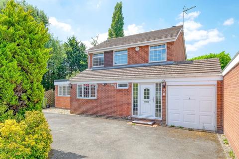 3 bed property, in Coppice Close, £595,000