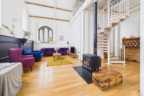 4 bed property, in Pencoys, £560,000