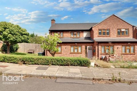 5 bed property, in Whitelaw Crescent, £715,000