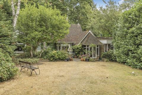 4 bed property, in Princes Way, £2,500,000