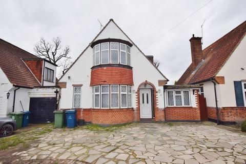 3 bed property, in Wynlie Gardens, £649,950