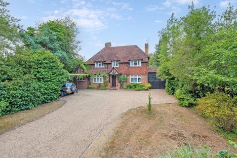 4 bed property, in Wood Lane, £1,050,000