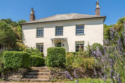 6 bed property, in Fore Street, £800,000