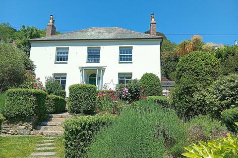 6 bed property, in Fore Street, £860,000
