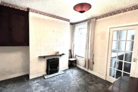 2 bed property, in Trafalgar Road, £139,950