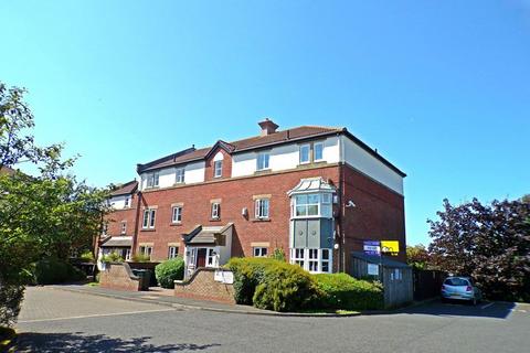 2 bed property, in Kielder Close, £110,000