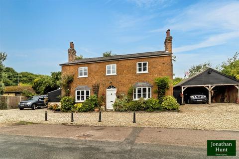 5 bed property, in Dassels, £1,250,000