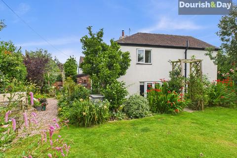 4 bed property, in Chapel Lane, £480,000