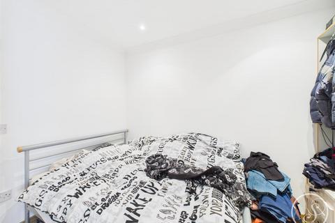 1 bed property, in Regent Street, £50,000