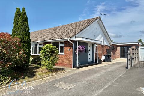 3 bed property, in Heathfield Road, £460,000