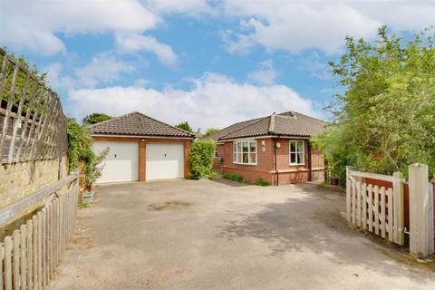 3 bed property, in Library Walk, £400,000