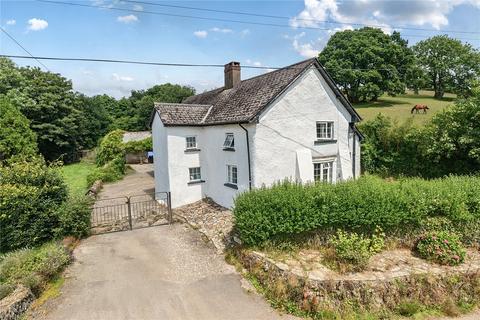 5 bed property, in Ash Mill, £450,000