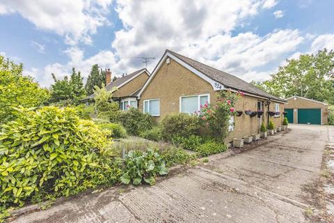 4 bed property, in Horton Road, £850,000
