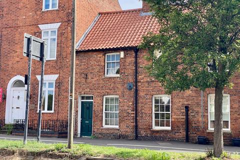 3 bed property, in North Parade, £170,000
