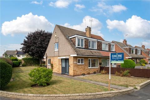 3 bed property, in Glenfield Avenue, £325,000