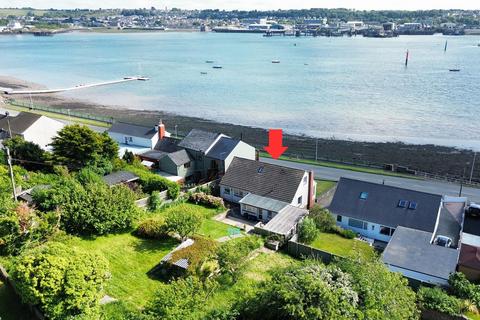 4 bed property, in The Promenade, £395,000