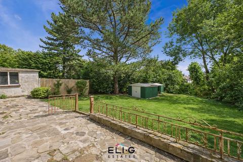 5 bed property, in Goodyers Gardens, £2,500,000