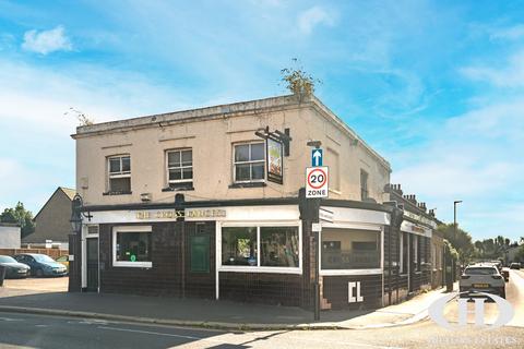 Studio, in Hanworth Road, £1,999,950