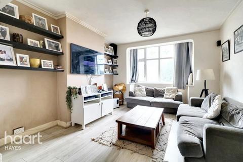 3 bed property, in Willow Tree Lane, £485,000