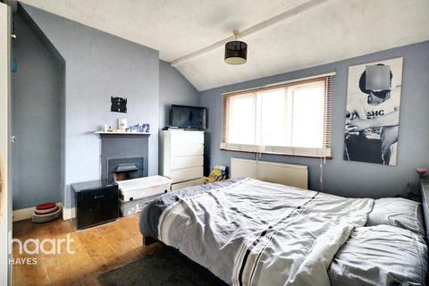 3 bed property, in Willow Tree Lane, £485,000