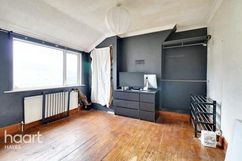 3 bed property, in Willow Tree Lane, £485,000
