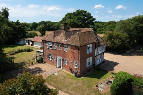 5 bed property, in Gibbons Brook, £750,000
