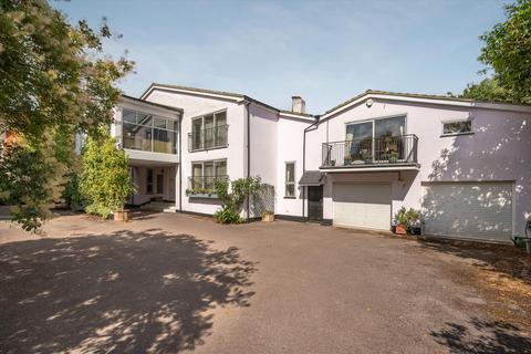 6 bed property, in River Road, £2,500,000