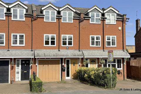 4 bed property, in Tolmers Road, £579,950