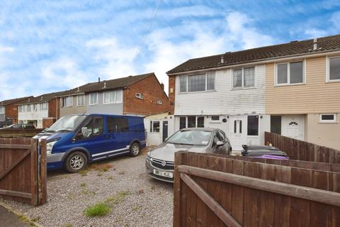 3 bed property, in Barnes Road, £130,000