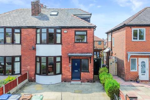 3 bed property, in Charles Street, £250,000