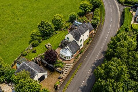 3 bed property, in Ivy Cottage, £495,000
