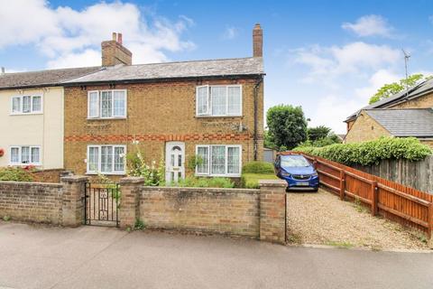 3 bed property, in St. Neots Road, £400,000