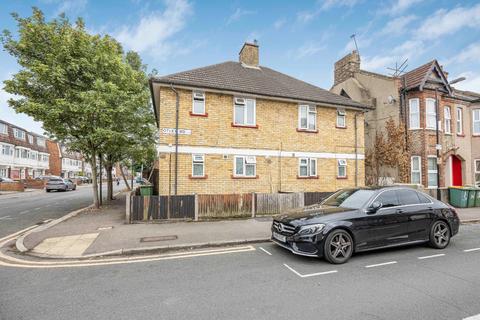 2 bed property, in Otley Road, £450,000