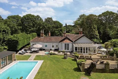 5 bed property, in Hollybush Hill, £1,875,000