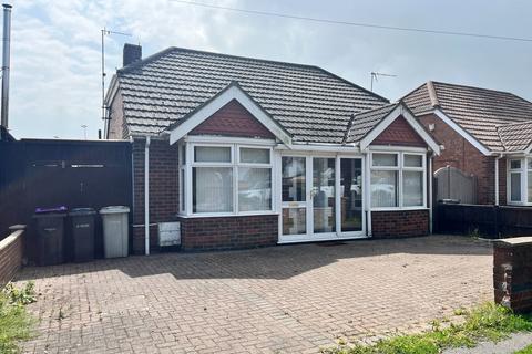2 bed property, in Burgh Road, £200,000