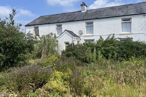 3 bed property, in Cefntirescob, £190,000