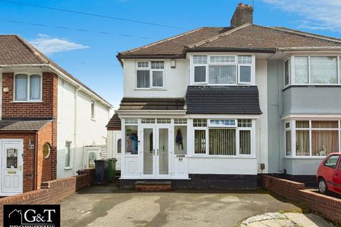 3 bed property, in Rosemary Crescent, £245,000