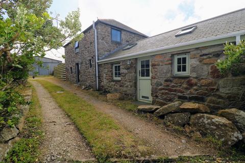 2 bed property, in Badgers Barn, £375,000