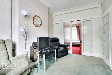 3 bed property, in Gristhorpe Road, £230,000