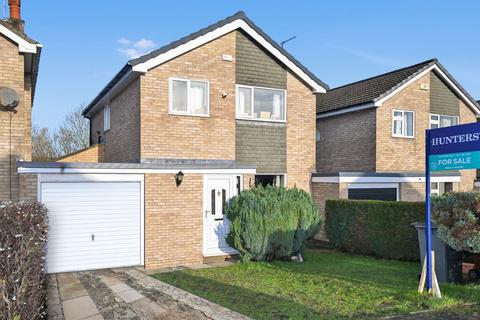 3 bed property, in Silverdale Avenue, £330,000