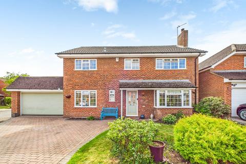 4 bed property, in Watermill Way, £775,000