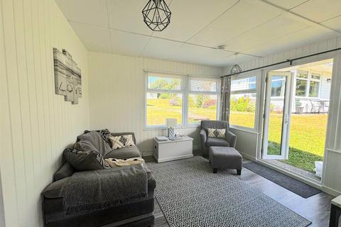2 bed property, in The Woodlands, £59,950