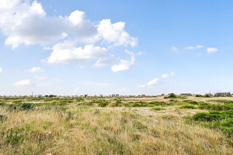 4 bed property, in Dungeness Road, £550,000