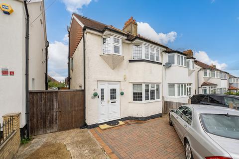 4 bed property, in Selwood Road, £625,000