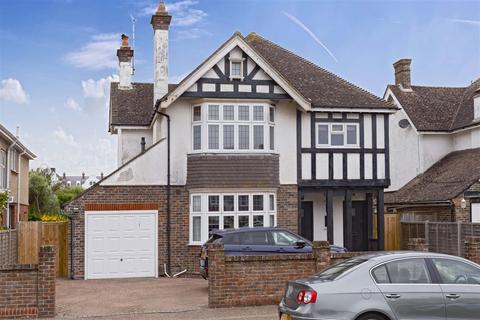2 bed property, in Seaview Road, £230,000
