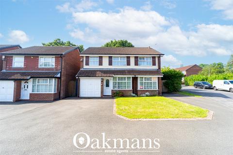 4 bed property, in Chelworth Road, £430,000