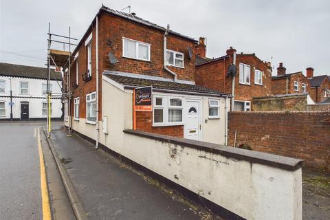 1 bed property, in Trinity Street, £95,000